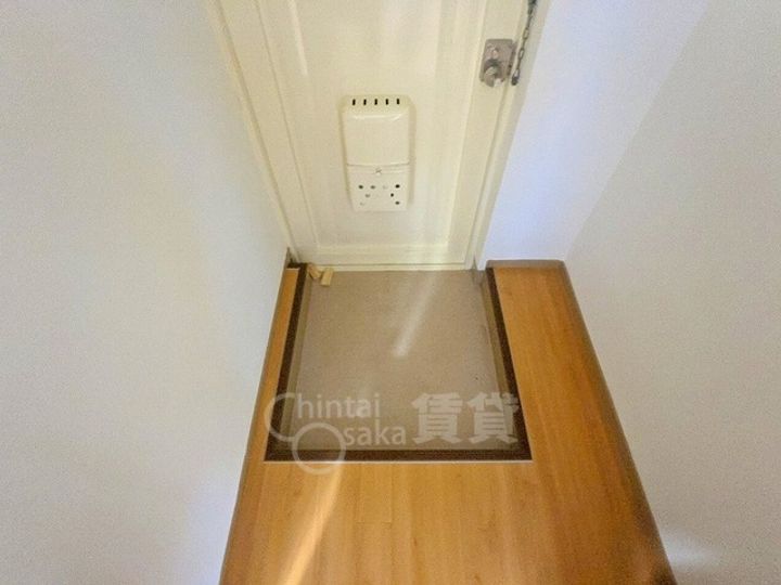 大阪府大阪市東淀川区豊里6丁目の賃貸マンションの玄関