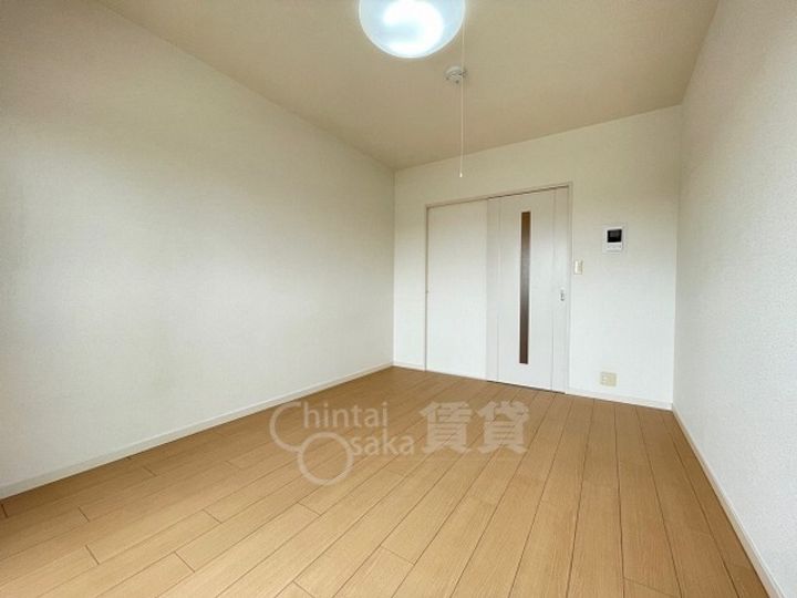 大阪府吹田市南吹田1丁目の賃貸マンションの居間
