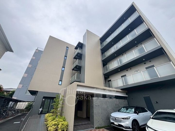 大阪府茨木市上中条1丁目の賃貸マンションの外観