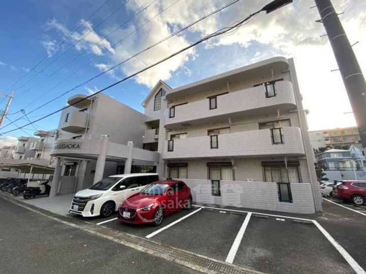 プルミエール春日丘の外観