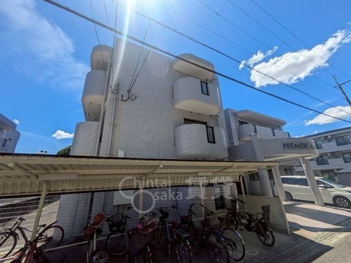 プルミエール春日丘の外観