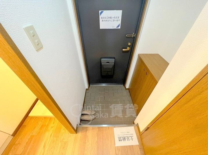 大阪府大阪市淀川区宮原5丁目の賃貸マンションの玄関