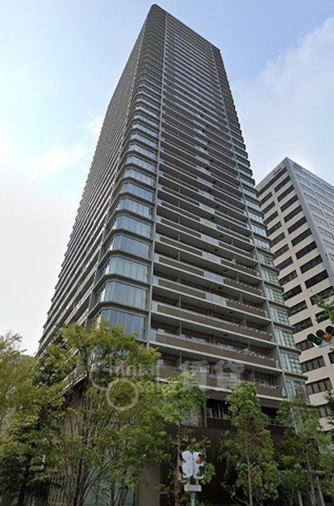 プレミストタワー大阪新町ローレルコートの外観