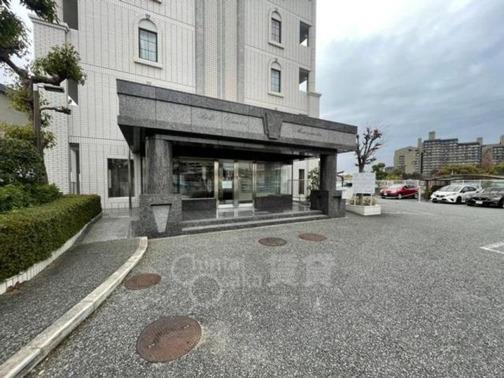 ヴェルドミール桃山台の玄関