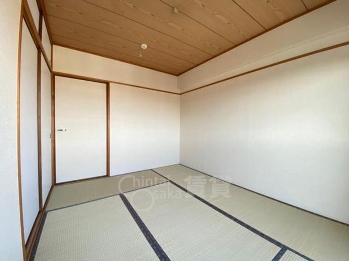 大阪府吹田市山田東1丁目の賃貸マンションの居間