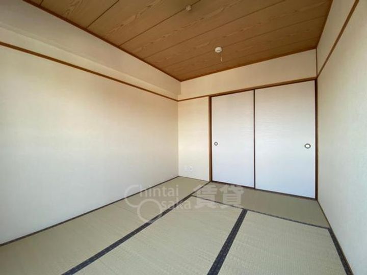 大阪府吹田市山田東1丁目の賃貸マンションの居間