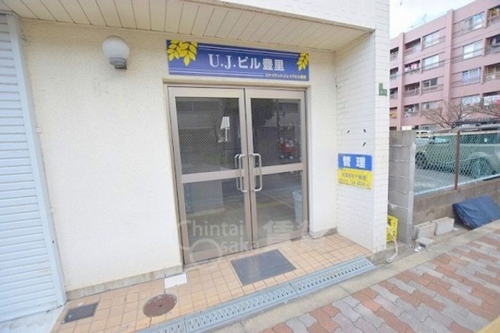 大阪府大阪市東淀川区豊里6丁目の賃貸マンションの玄関