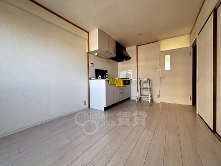 大阪府茨木市星見町の賃貸マンションの居間