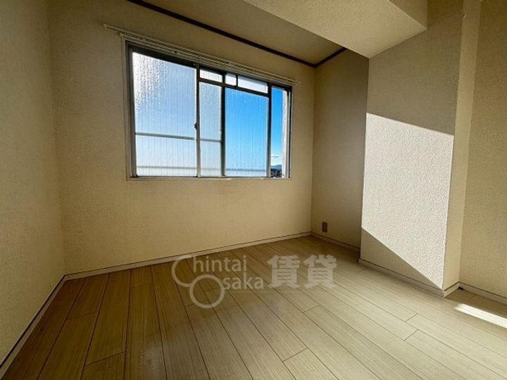 大阪府茨木市星見町の賃貸マンションの居間