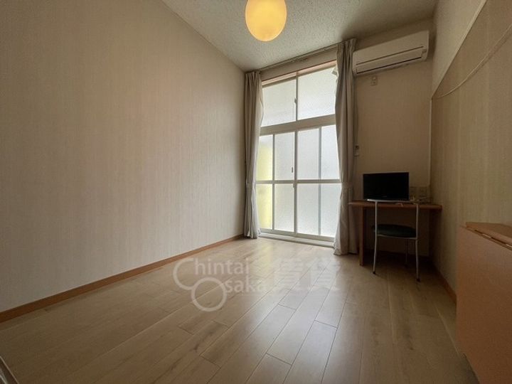 大阪府大阪市西淀川区出来島2丁目の賃貸アパートの居間