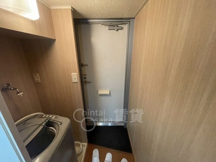 大阪府大阪市西淀川区出来島2丁目の賃貸アパートの玄関