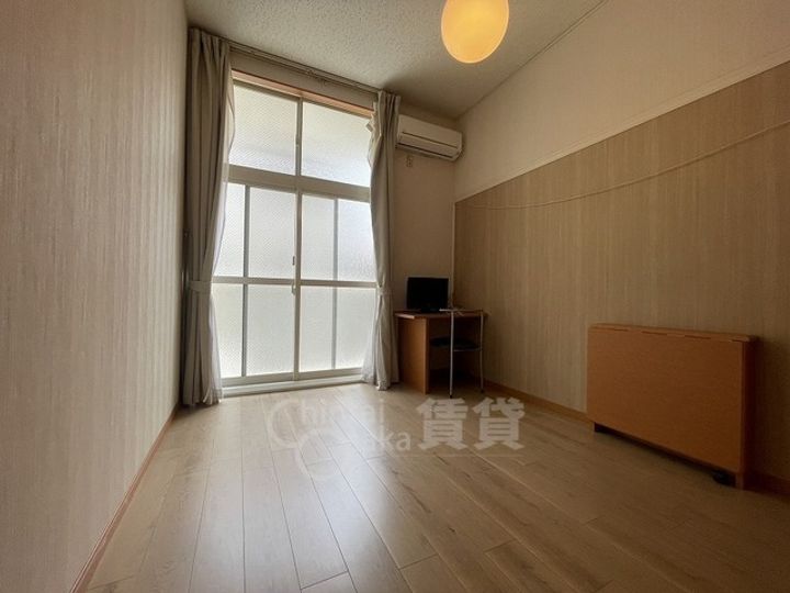 大阪府大阪市西淀川区出来島2丁目の賃貸アパートの居間