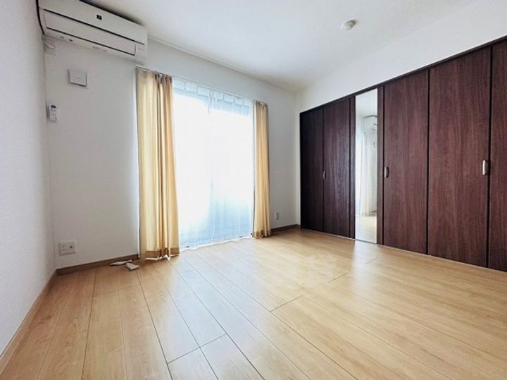 大阪府吹田市青葉丘南の賃貸アパートの居間