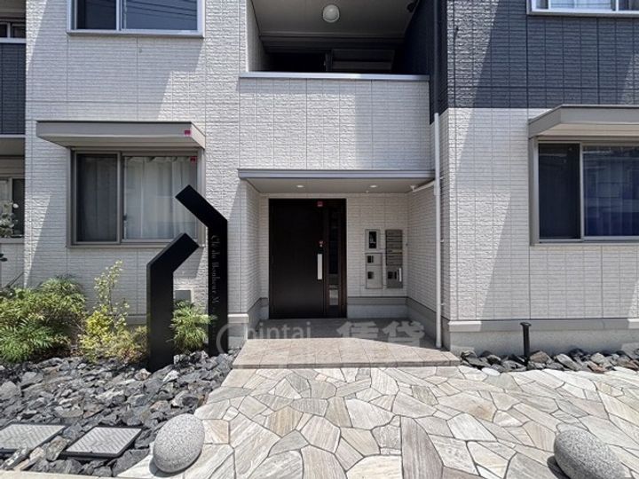 大阪府茨木市太田2丁目の賃貸アパートの玄関