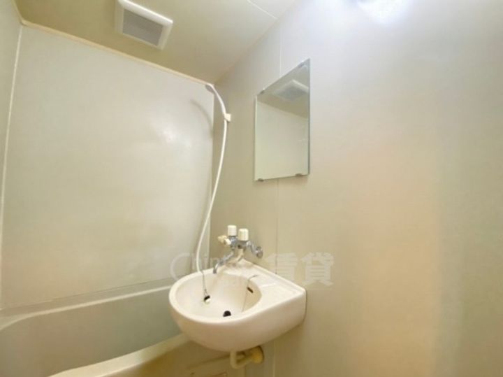 大阪府吹田市岸部中4丁目の賃貸マンションの内装