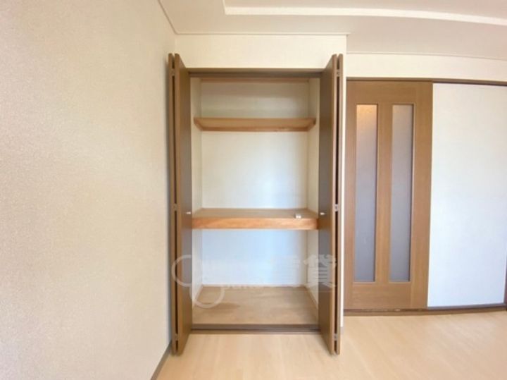 大阪府吹田市岸部中4丁目の賃貸マンションの内装