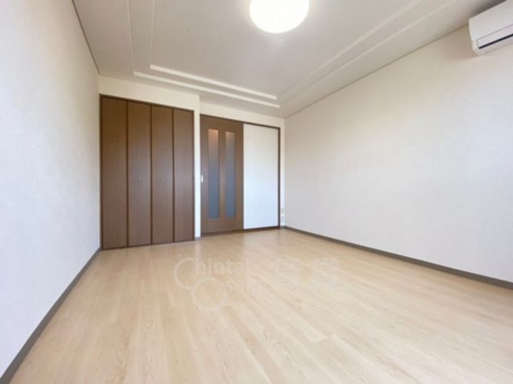 大阪府吹田市岸部中4丁目の賃貸マンションの居間