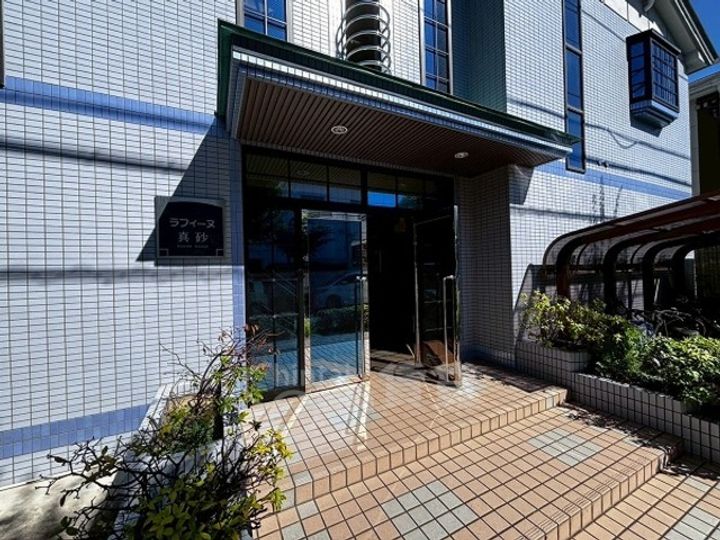 大阪府茨木市真砂2丁目の賃貸アパートの玄関