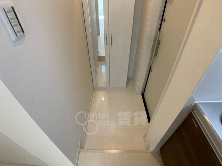 大阪府大阪市東淀川区下新庄5丁目の賃貸アパートの玄関
