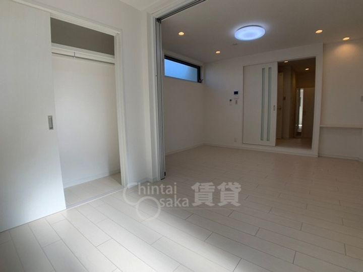 大阪府大阪市東淀川区下新庄5丁目の賃貸アパートの居間