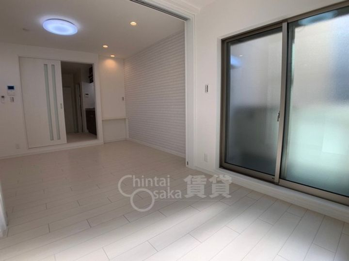 大阪府大阪市東淀川区下新庄5丁目の賃貸アパートの居間