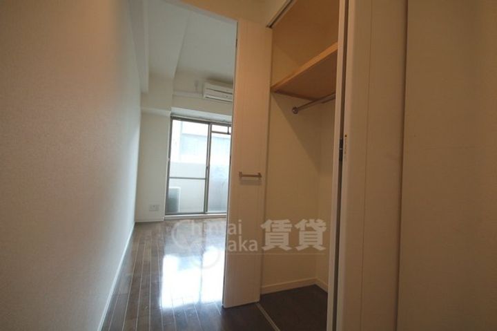 ジュネーゼグラン天満の居間