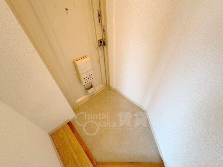 大阪府大阪市西淀川区中島1丁目の賃貸マンションの玄関