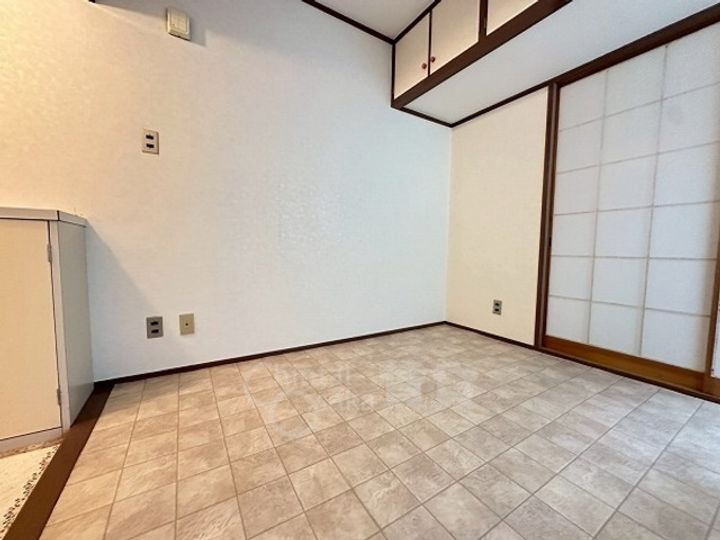 箕面ロイヤルハイツの居間
