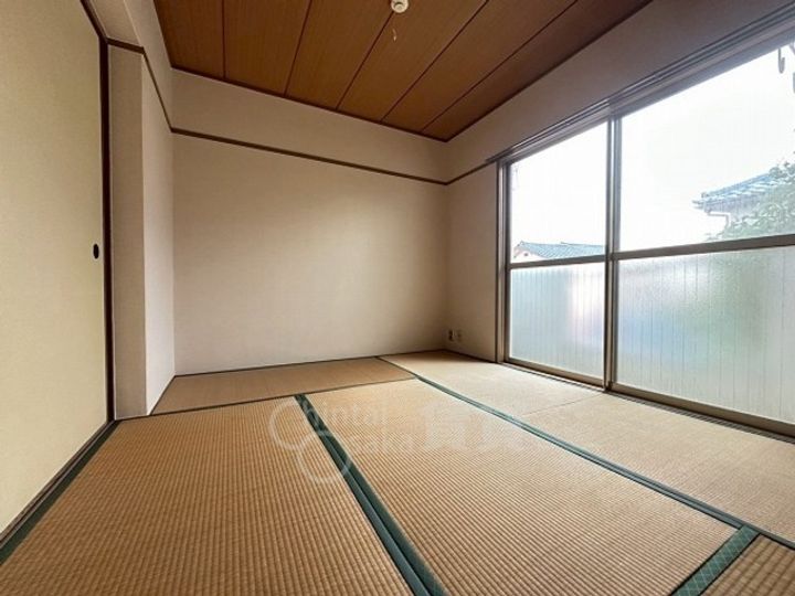 箕面ロイヤルハイツの居間