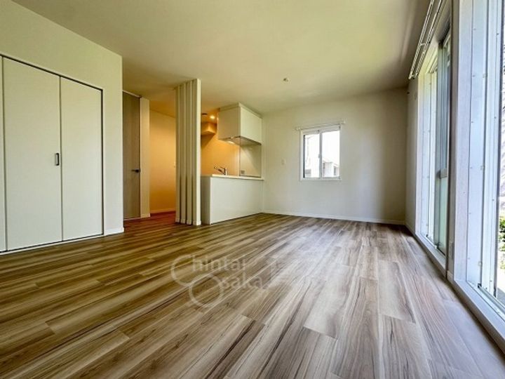 大阪府箕面市小野原東6丁目の賃貸アパートの居間