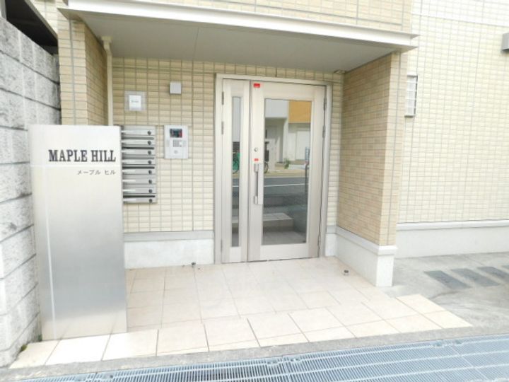 メープルヒルの玄関