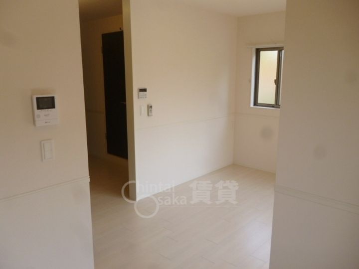 大阪府池田市住吉2丁目の賃貸アパートの居間