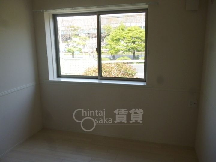 大阪府池田市住吉2丁目の賃貸アパートの居間