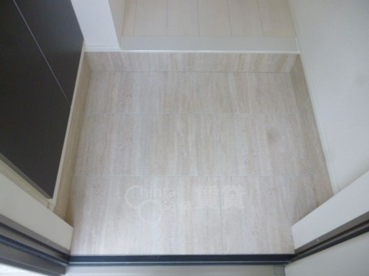 大阪府池田市住吉2丁目の賃貸アパートの玄関