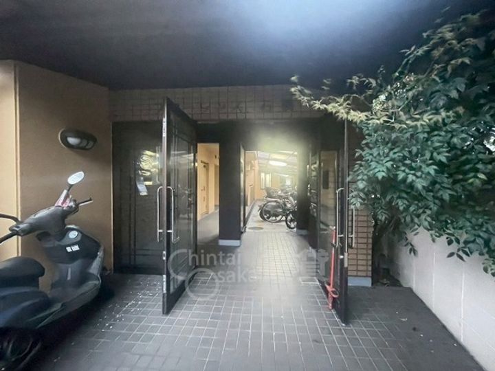 フローレンス石橋の玄関