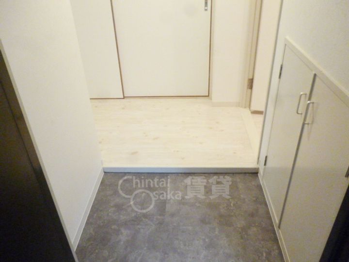 フローレンス石橋の玄関