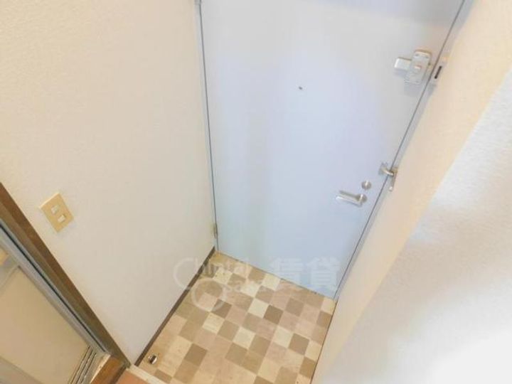 メゾンサクラ14の玄関