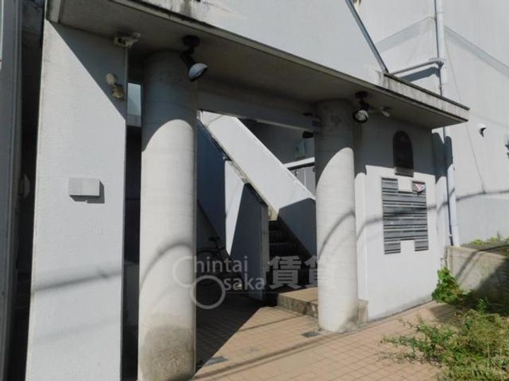 メゾンサクラ14の玄関