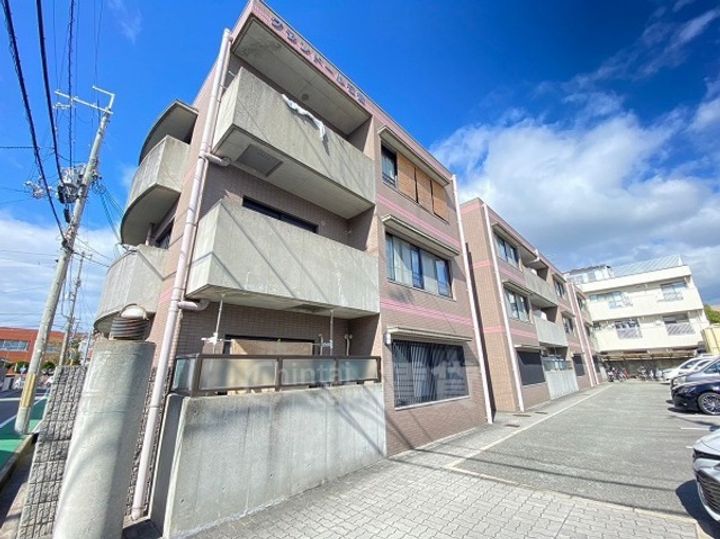 グランドール石橋の外観