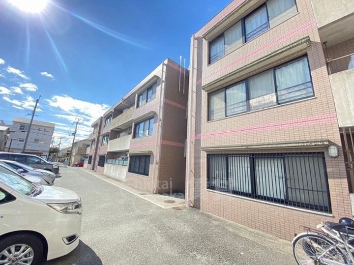 グランドール石橋の外観