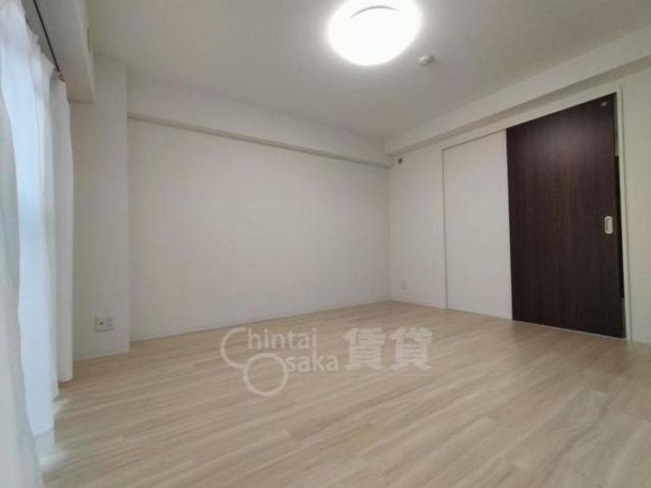 大阪府吹田市豊津町の賃貸マンションの玄関