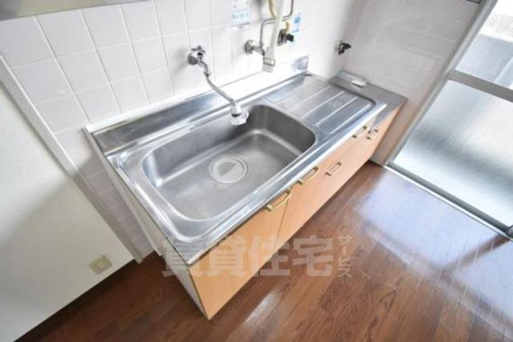 大阪府摂津市鶴野4丁目の賃貸マンションのキッチン