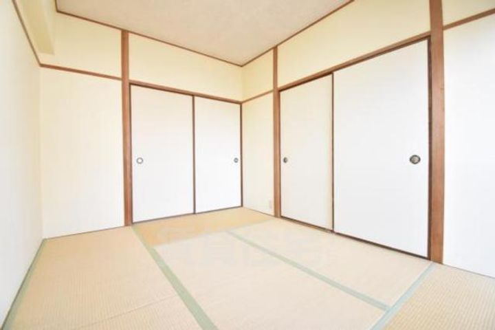 大阪府摂津市鶴野4丁目の賃貸マンションの子供部屋