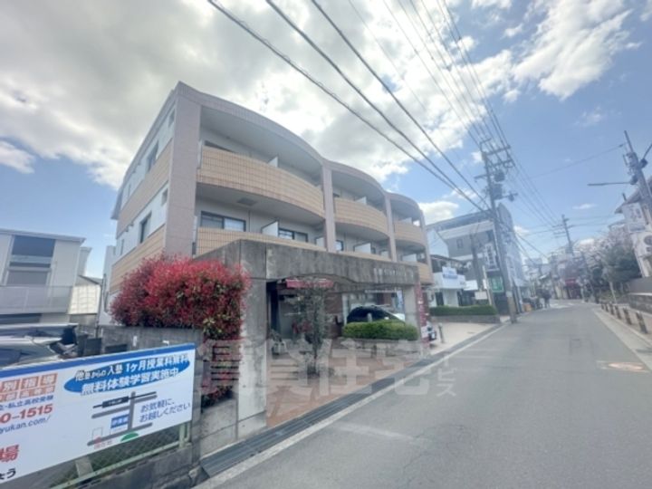 大阪府吹田市千里山西5丁目の賃貸マンションの外観