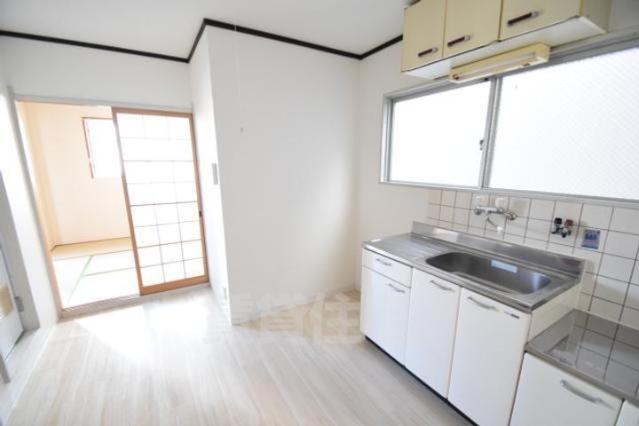 ナイトープラザの居間