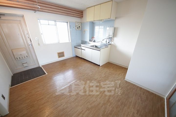 旭ガーデンハイツの居間