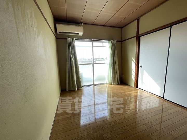 鎌田マンションの居間