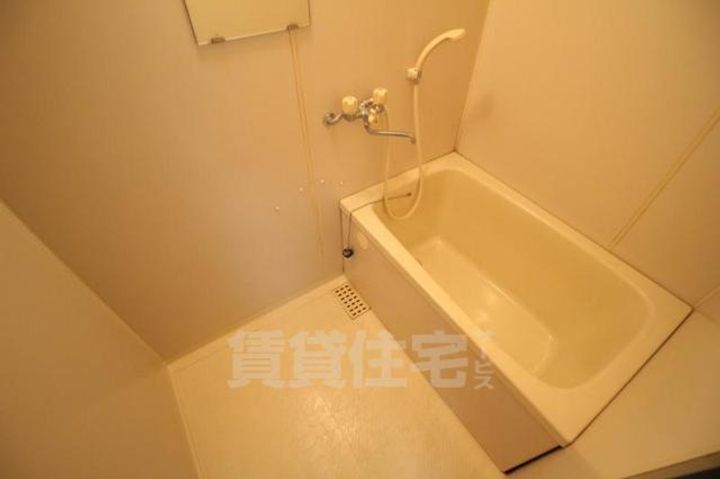 大阪府豊中市曽根西町4丁目の賃貸アパートの風呂