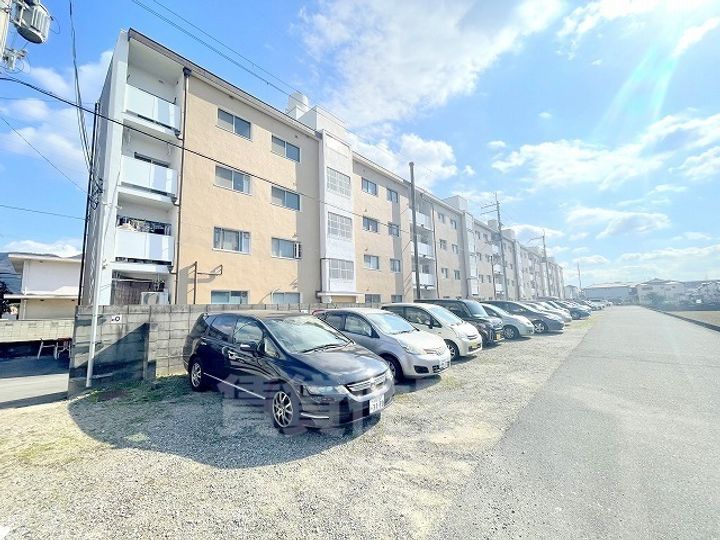 八尾マンションの外観