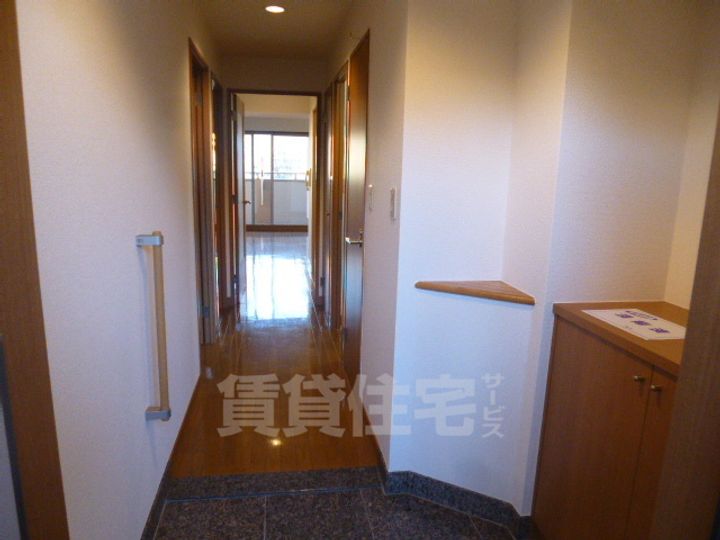 愛知県名古屋市昭和区山里町の賃貸マンションの玄関